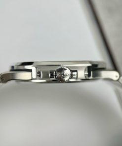 Patek Philippe Nautilus 5723 Replica Watch Green Dial Baguette Gemstones 3K 40mm (1)