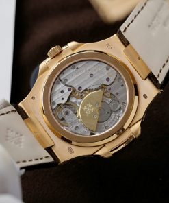 Patek Philippe Nautilus 5724 Best Replica Watch Custom Gold Wrapped Moissanite Diamonds PPF Factory 40mm (2)