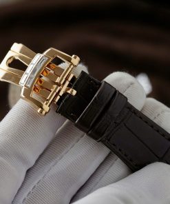 Patek Philippe Nautilus 5724 Best Replica Watch Custom Gold Wrapped Moissanite Diamonds PPF Factory 40mm (2)