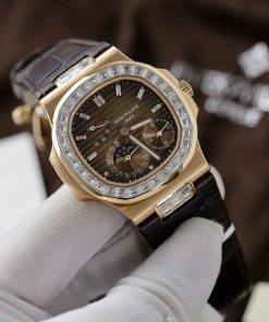 Patek Philippe Nautilus 5724 Best Replica Watch Custom Gold Wrapped Moissanite Diamonds PPF Factory 40mm (2)