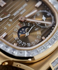 Patek Philippe Nautilus 5724 Best Replica Watch Custom Gold Wrapped Moissanite Diamonds PPF Factory 40mm (2)