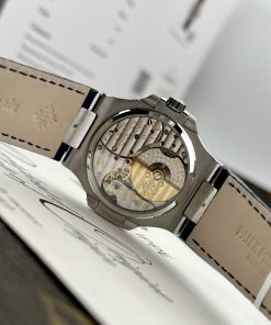 Patek Philippe Nautilus 5724 Custom Moissanite Diamonds Baguette 40mm (1)