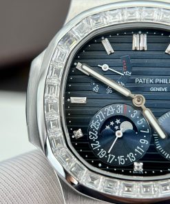 Patek Philippe Nautilus 5724 Custom Moissanite Diamonds Baguette 40mm (1)