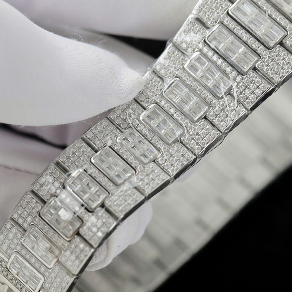 Patek Philippe Nautilus 5724 Replica Watch Custom Moissanite Diamonds Baguette PPF 40mm (2)