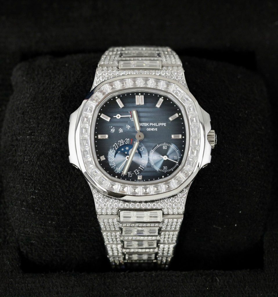 Patek Philippe Nautilus 5724 Replica Watch Custom Moissanite Diamonds Baguette PPF 40mm (2)