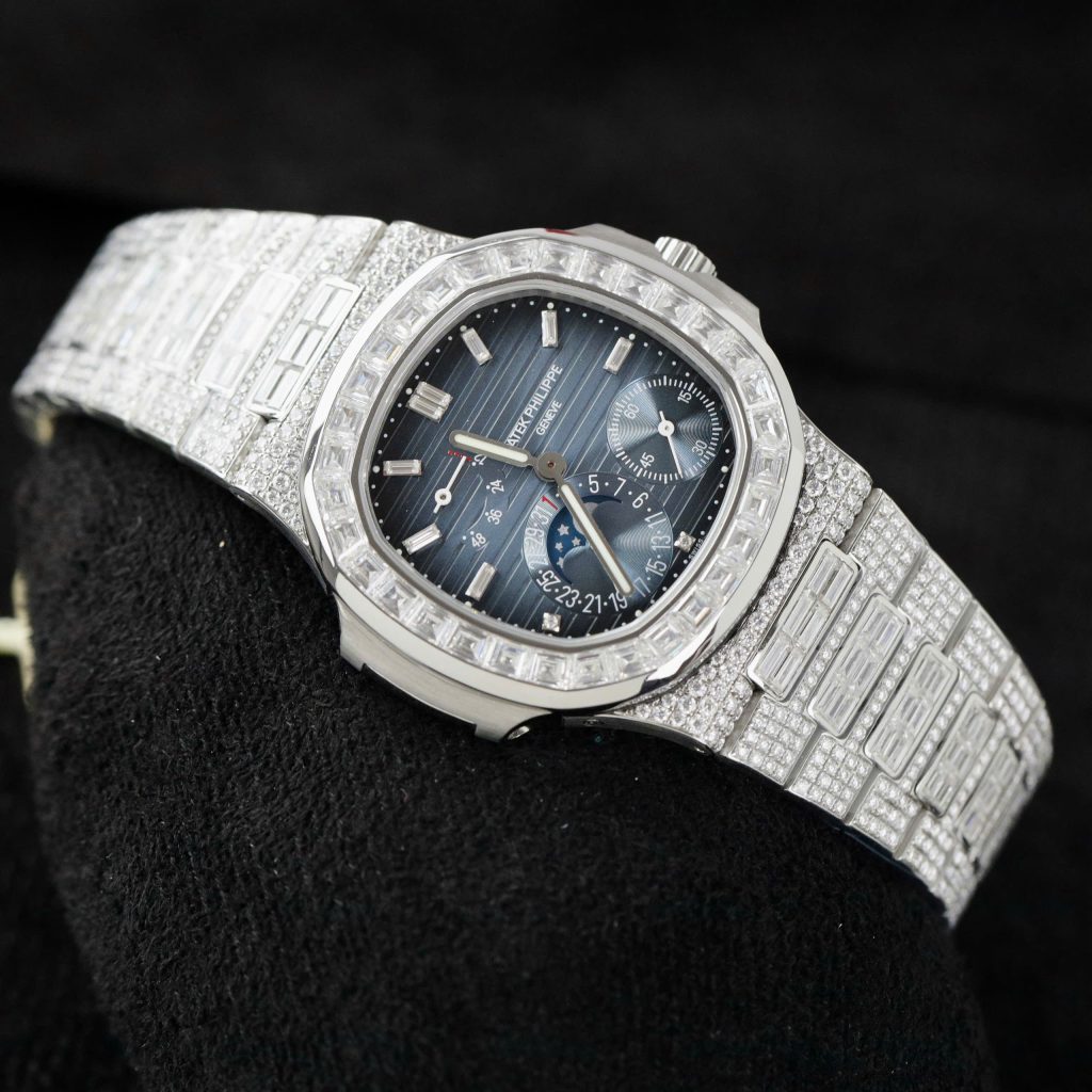 Patek Philippe Nautilus 5724 Replica Watch Custom Moissanite Diamonds Baguette PPF 40mm (2)
