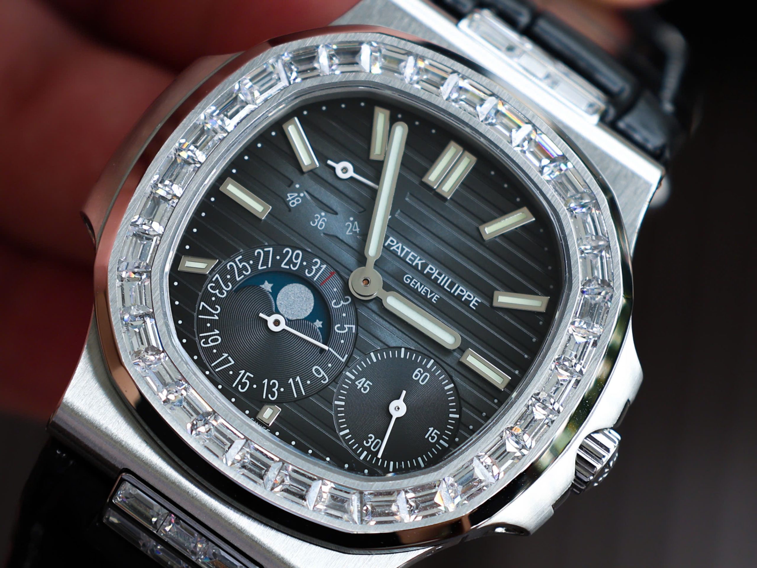 Patek Philippe Nautilus 5724G Replica 11 Watch Dial Blue PPF Factory 40mm (7) Patek Philippe Nautilus 5724G Replica 11 Watch Dial Blue PPF Factory 40mm (2)