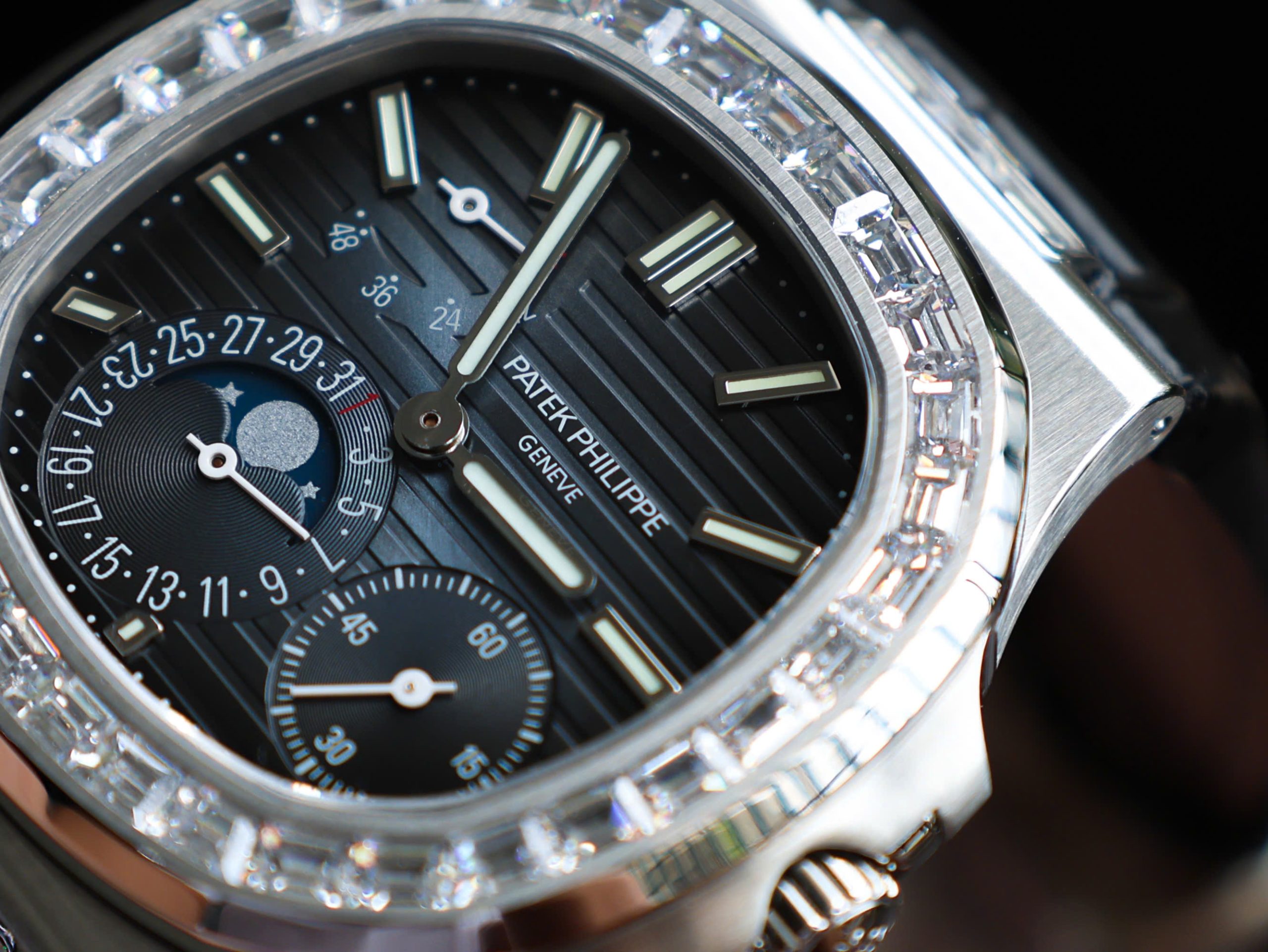 Patek Philippe Nautilus 5724G Replica 11 Watch Dial Blue PPF Factory 40mm (8) Patek Philippe Nautilus 5724G Replica 11 Watch Dial Blue PPF Factory 40mm (2)