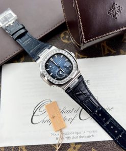 Patek Philippe Nautilus 5724G Replica Watches Blue Dial GR Factory
