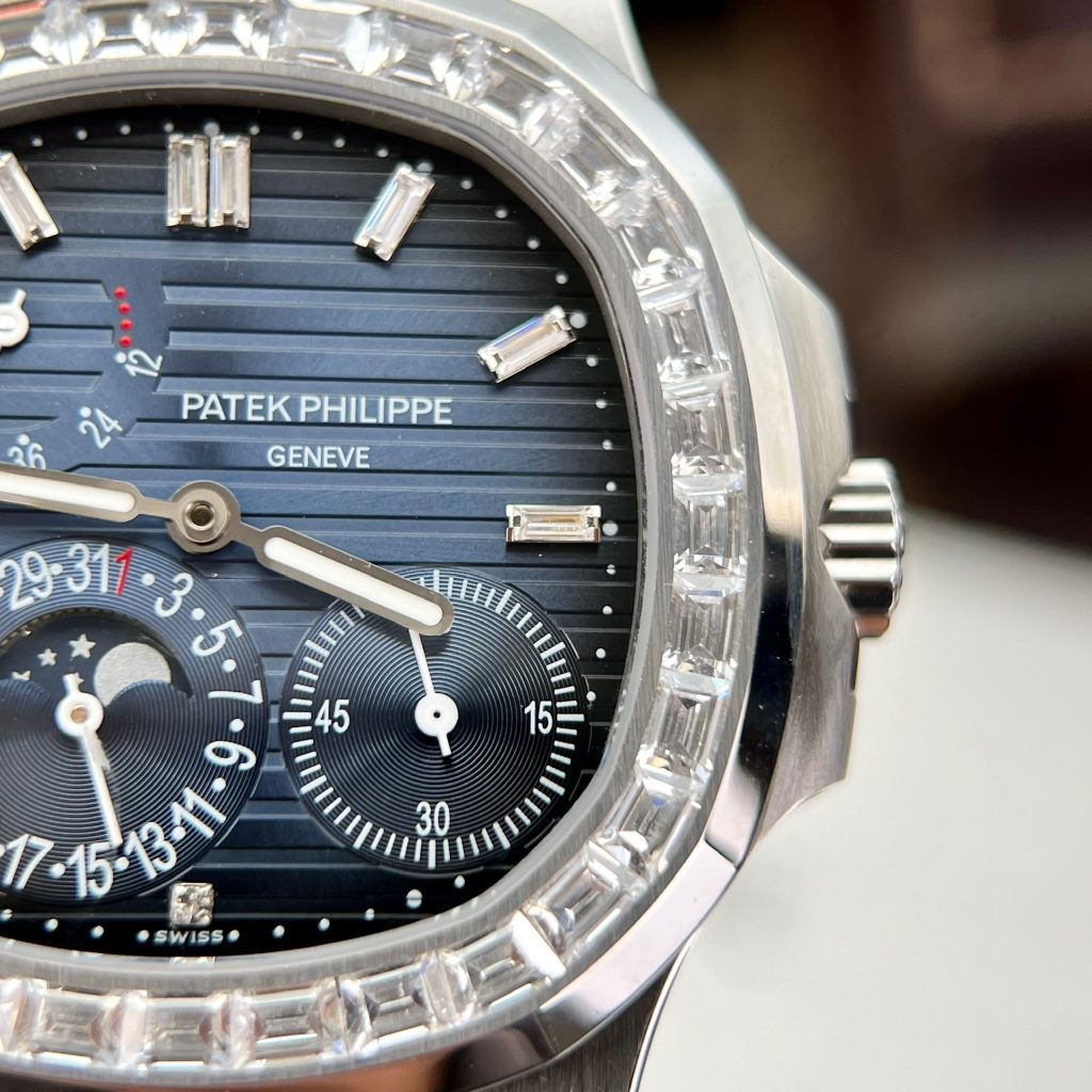 Patek Philippe Nautilus 5724G Replica Watches Blue Dial GR Factory