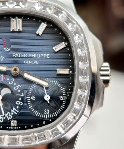 Patek Philippe Nautilus 5724G Replica Watches Blue Dial GR Factory