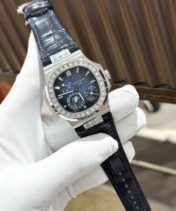 Patek Philippe Nautilus 5724G Replica Watches Blue GR Factory 40mm (2)