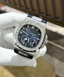 Patek Philippe Nautilus 5724G Replica Watches Blue GR Factory 40mm (2)