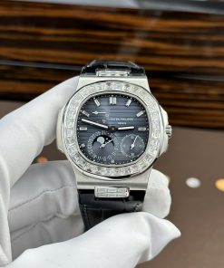 Patek Philippe Nautilus 5724G Watch Custom Moissnite Diamonds Remake Like Original 40mm (2)