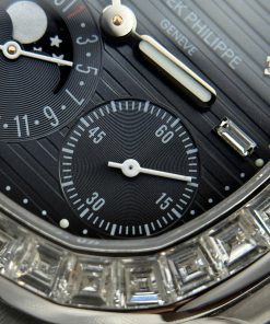 Patek Philippe Nautilus 5724G Watch Custom Moissnite Diamonds Remake Like Original 40mm (2)