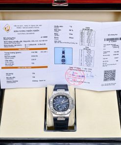 Patek Philippe Nautilus 5724G White Gold 18K Customs Naturals Diamonds 40mm (1)