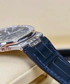 Patek Philippe Nautilus 5724G White Gold 18K Customs Naturals Diamonds 40mm (1)