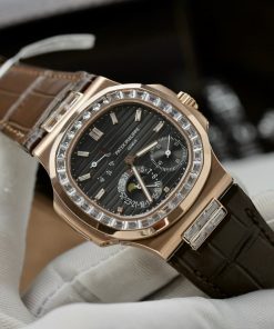 Patek Philippe Nautilus 5724R 18K Gold Wrapped Brown Leather Watch 40mm (2)