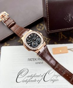 Patek Philippe Nautilus 5724R Replica Watches GR Factory 40mm (9)