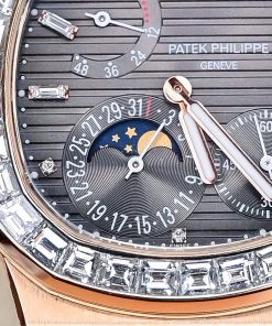 Patek Philippe Nautilus 5724R Rose Gold 18K Customs Naturals Diamonds 40mm