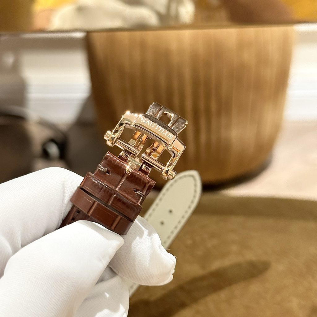 Patek Philippe Nautilus 5980 Replica Watches Best Quality Brown Color 40mm