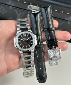 Patek Philippe Nautilus 7010 Best Replica Watch Black Dial 32mm (1)
