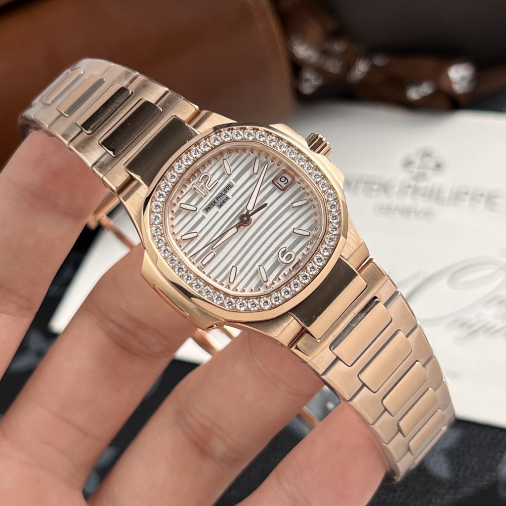 Patek Philippe Nautilus 7010 White Dial Replica Watch GR Factory 32mm (3)