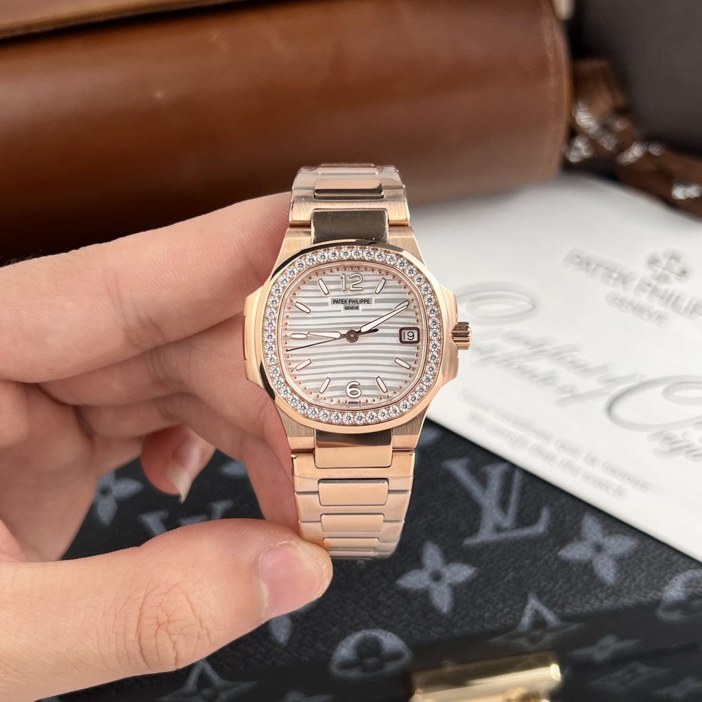Patek Philippe Nautilus 7010 White Dial Replica Watch GR Factory 32mm (3)