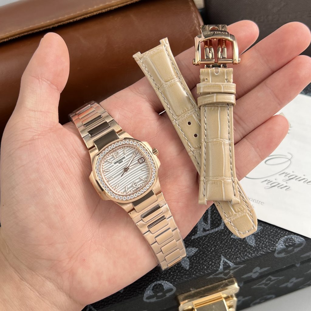 Patek Philippe Nautilus 7010 White Dial Replica Watch GR Factory 32mm (3)