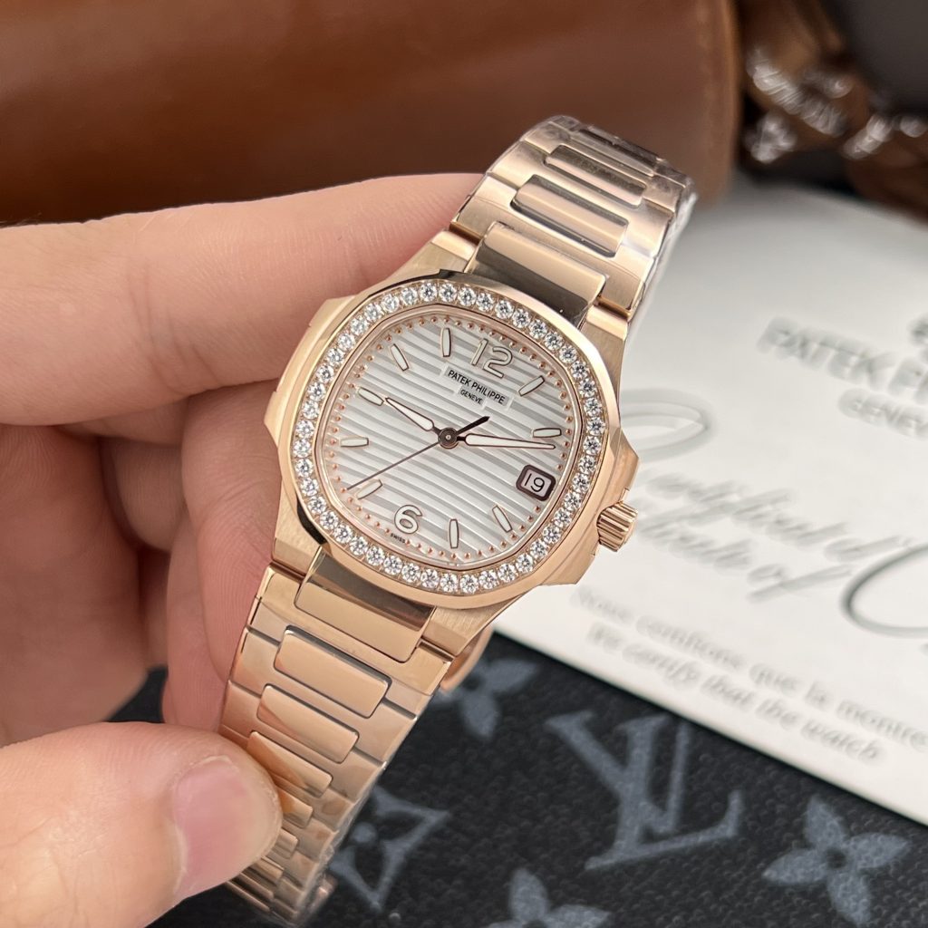 Patek Philippe Nautilus 7010 White Dial Replica Watch GR Factory 32mm (3)