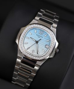 Patek Philippe Nautilus 7010G Best Replica Watch GR Factory 32mm (2)