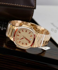 Patek Philippe Nautilus 7118-1300R Replica Watch Custom Gold Wrapped 35 (2)