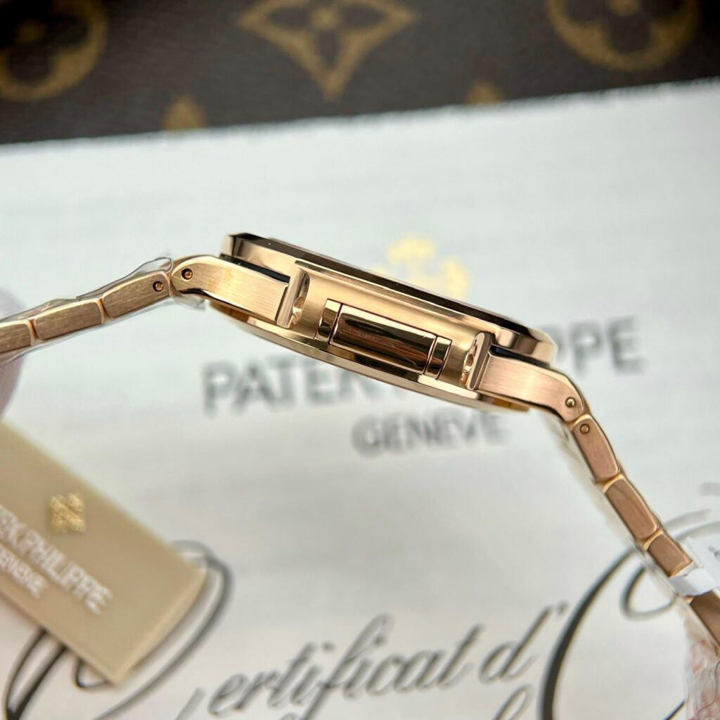 Patek Philippe Nautilus 7118 Replica Watches (1)