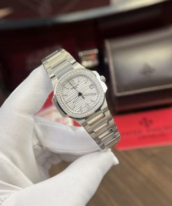 Patek Philippe Replica Watch Nautilus 7010 White Dial 32mm (1)