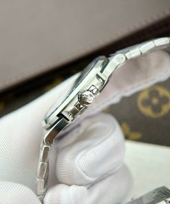 Patek Philippe Nautilus 5723 Custom Synthetic Blue Sapphire 40mm (1)