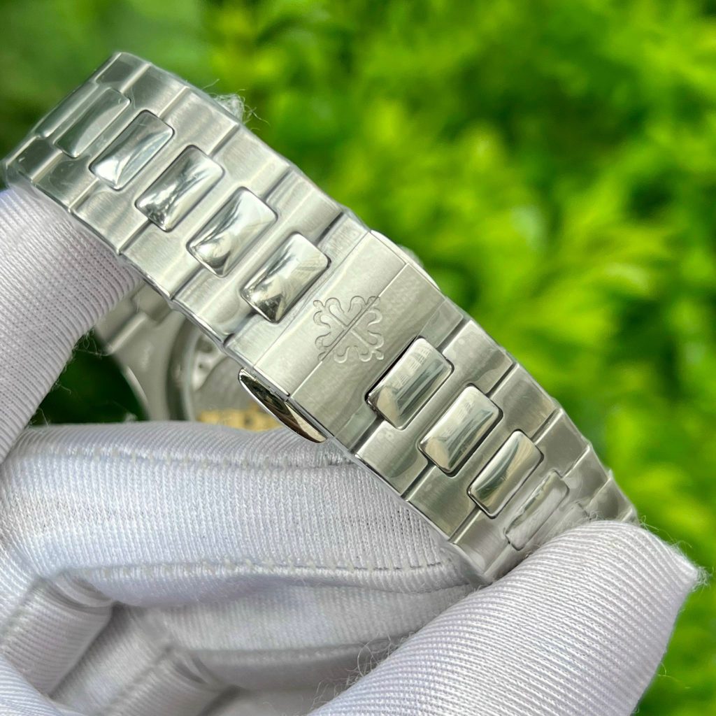 Patek Philippe Replica Watches Nautilus 5740 Blue Dial PPF Factory 40mm (3)
