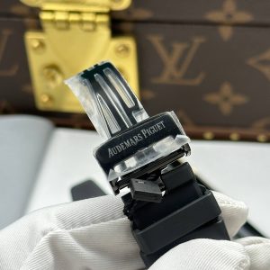 Audemars Piguet Royal Oak 15500 DiW Carbon NTPT Replica Watch Red Second Hand 41mm (2)