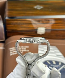 Patek Philippe Nautilus 5711 Green Dial Replica Watches Custom Like Auth (8)