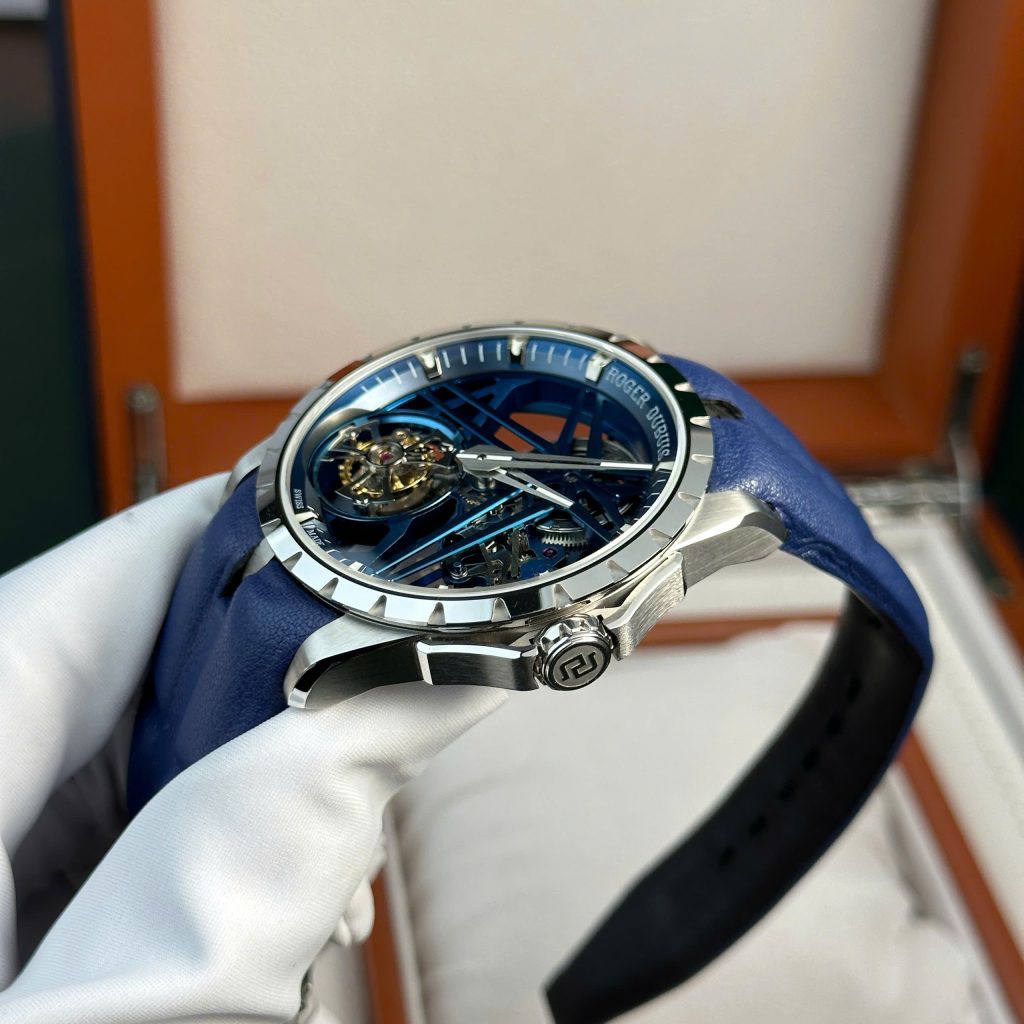 Roger Dubuis Excalibur Cobalt Blue RDDBEX0838 Best Replica Watch BBR Factory 42mm (2)
