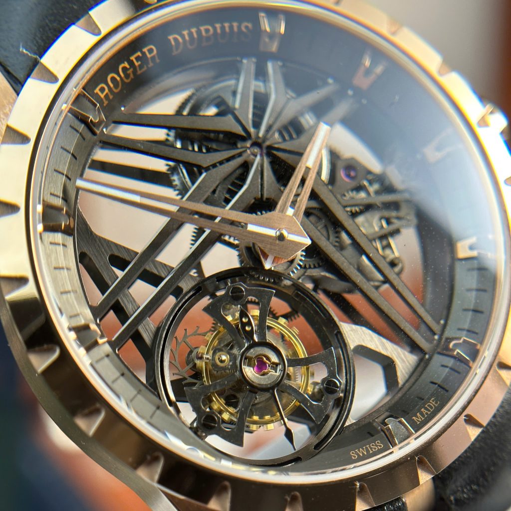 Roger Dubuis Excalibur Eon Gold RDDBEX0836 Best Replica Watch BBR Factory 42mm (2)