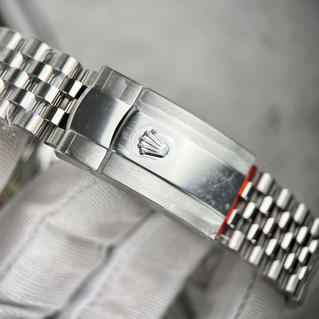 Rolex DateJust 126234 Bright Blue Diamond-Set Ruched Dial VS Factory 36mm (1)