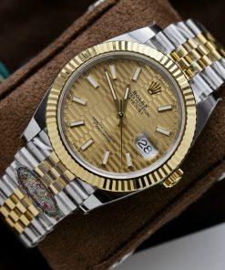 Rolex DateJust 126331 Yellow Champagne Fluted Dial Clean Factory 41mm (3)