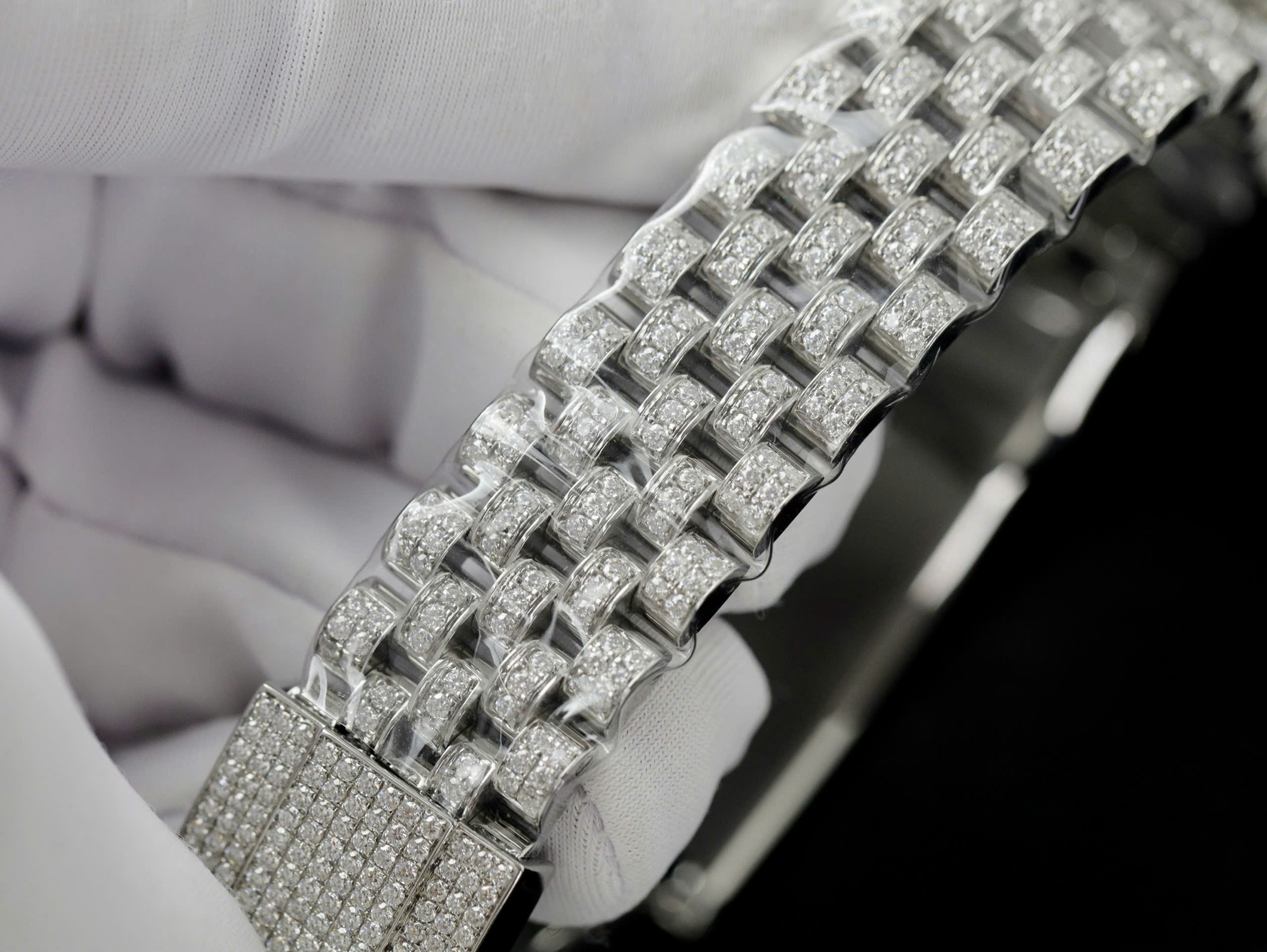 Rolex DateJust Replica Watch Custom Moissanite Diamonds Jubilee Strap 41mm (12) Rolex DateJust Replica Watch Custom Moissanite Diamonds Jubilee Strap 41mm (11)