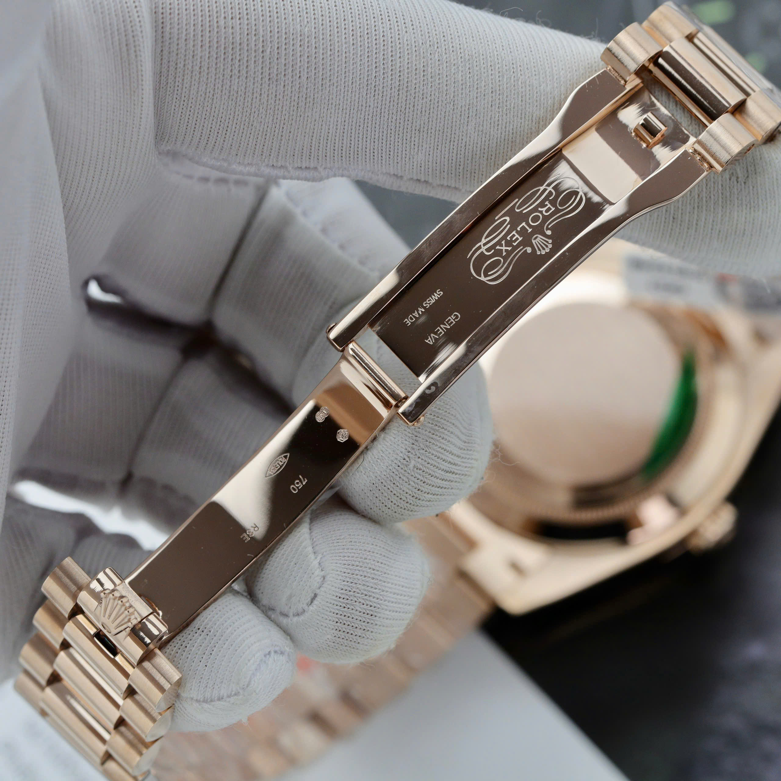 Rolex Day-Date 128235 Replica Watch Dial Eisenkiesel Gold Wrapped Weight 185 Grams QF 40mm (1) Rolex Day-Date 128235 Replica Watch Dial Eisenkiesel Gold Wrapped Weight 185 Grams QF 40mm (2)