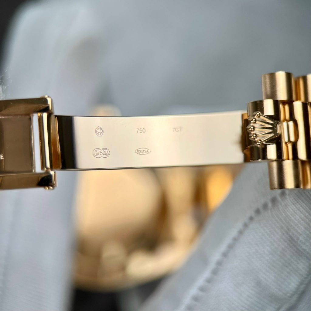 Rolex Day-Date 228235 18K Gold Wrapped Olive Dial Replica Watches GM 40mm