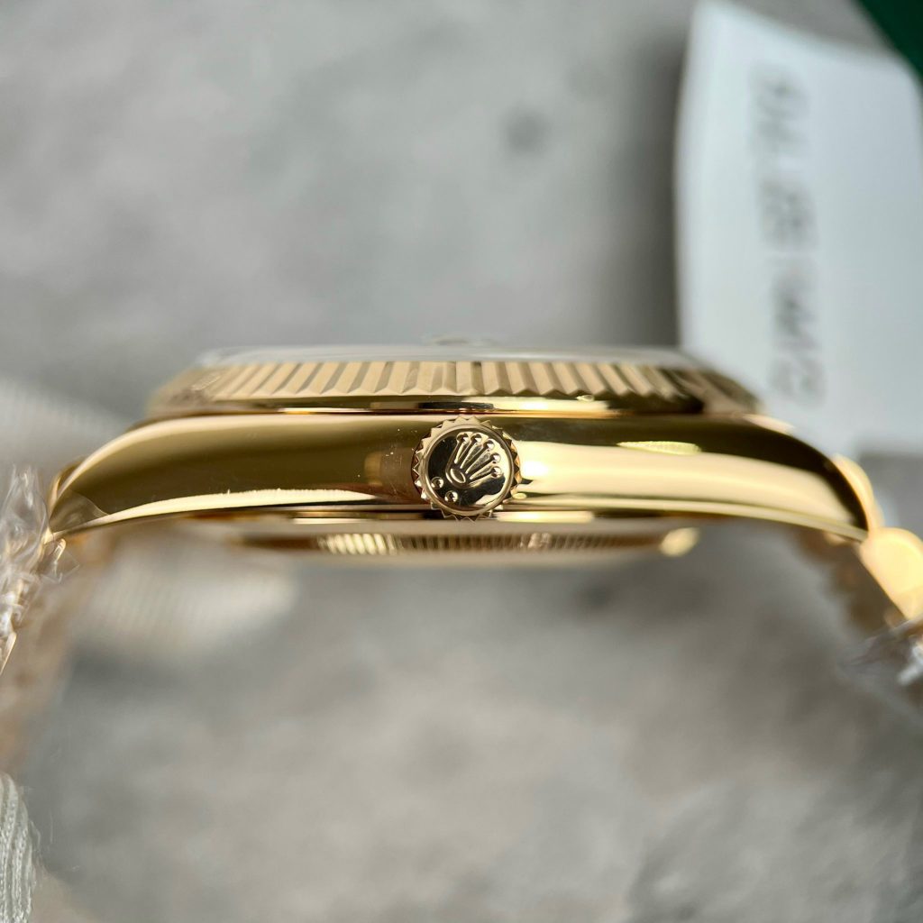 Rolex Day-Date 228235 18K Gold Wrapped Olive Dial Replica Watches GM 40mm