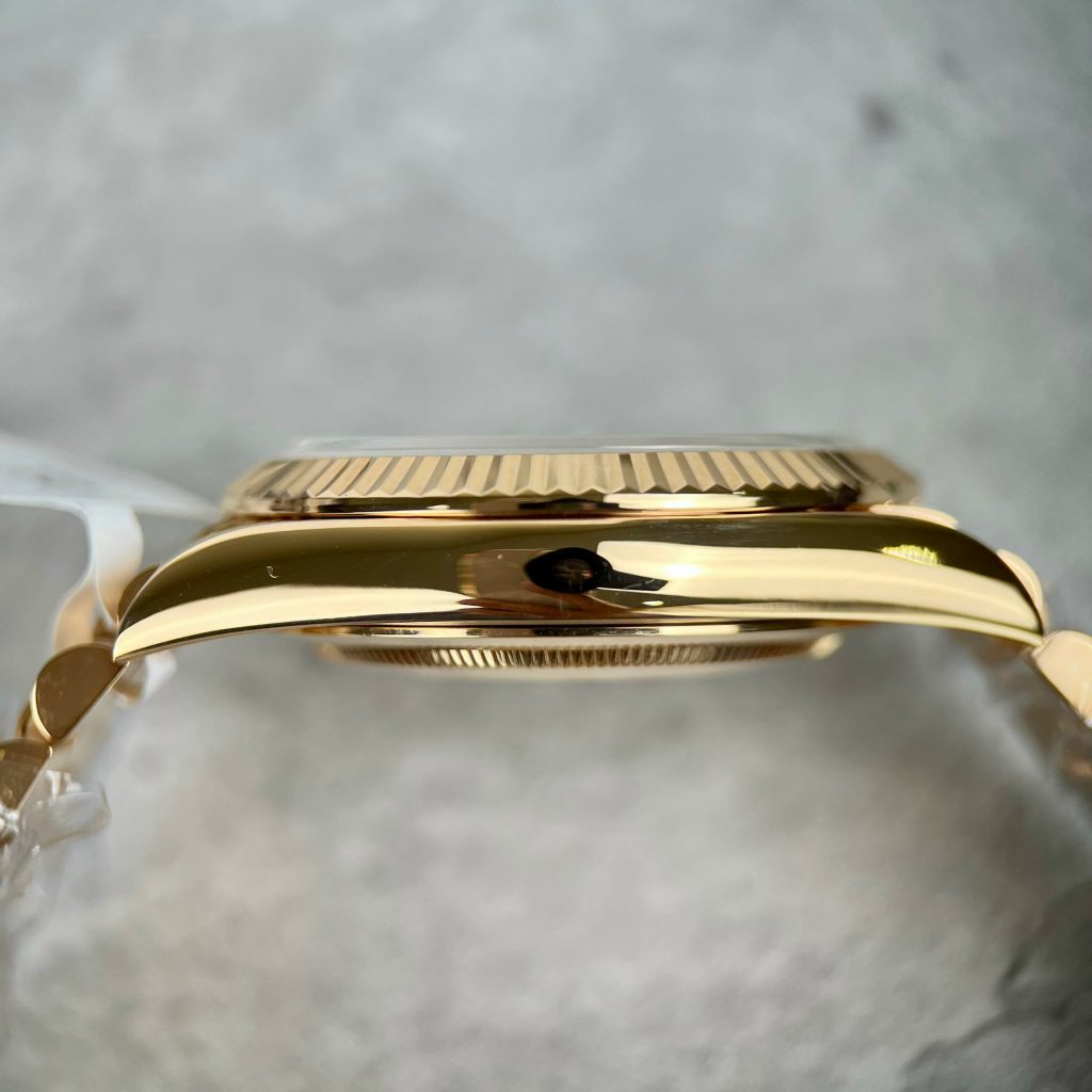 Rolex Day-Date 228235 18K Gold Wrapped Olive Dial Replica Watches GM 40mm