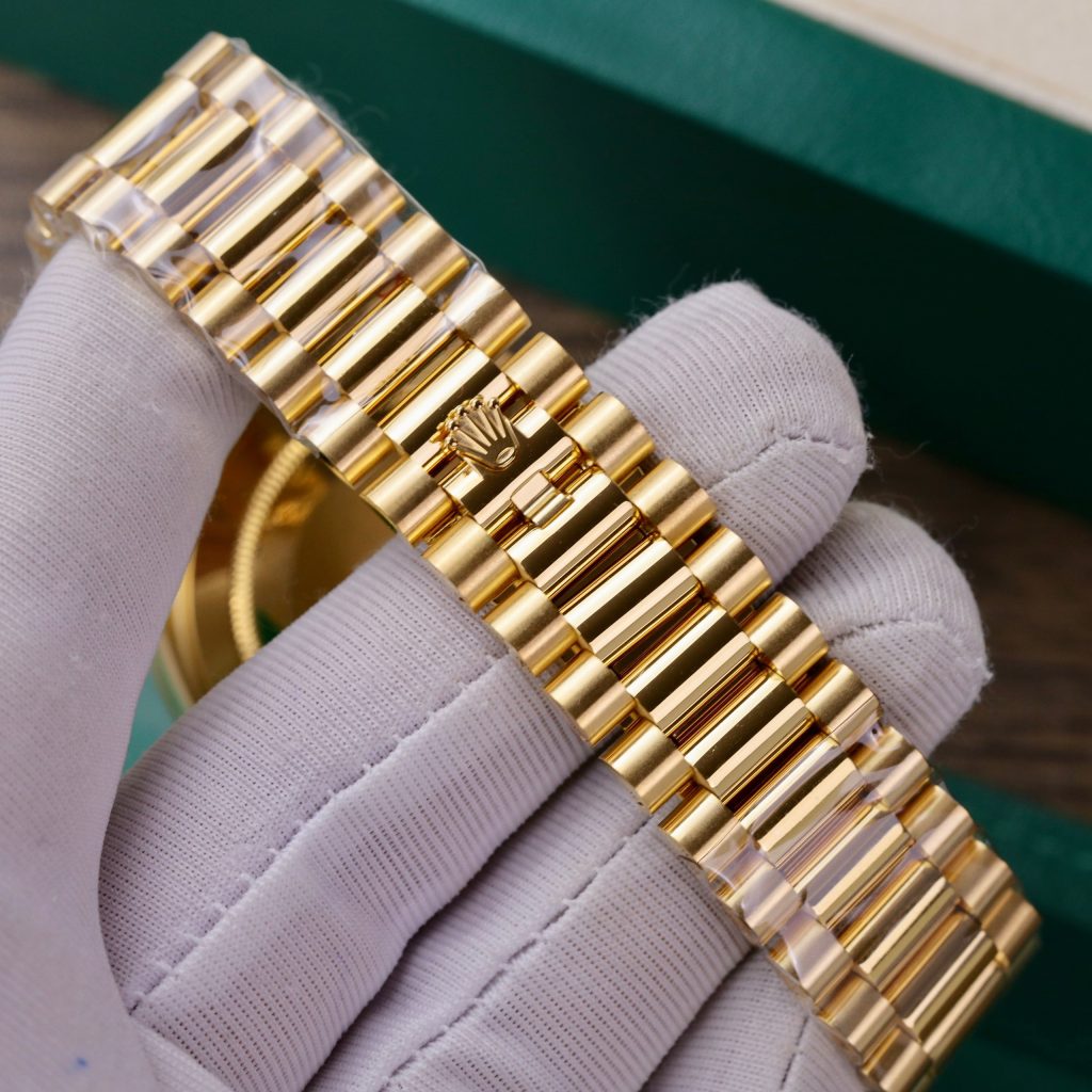 Rolex Day-Date 228235 18K Gold Wrapped and Moissanite Replica Watches GM 40mm (10)