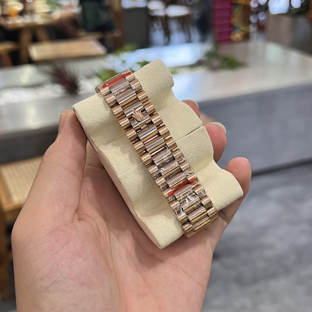 Rolex Day-Date 228235 Replica Watches Rose Gold GM Factory 40mm (2)