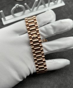 Rolex Day-Date 228235 Solid Gold 18K Diamonds Baguette Numerals 40mm (1)